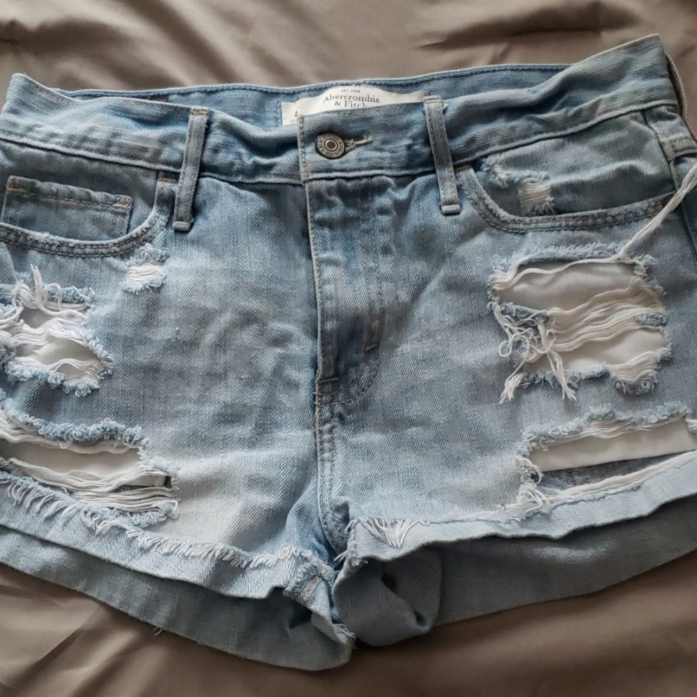 Shorts - Picture 1 of 4